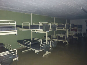 Im Untergeschoss im Trakt A gab es eine Sanitätshilfsstelle des Zivilschutzes mit rund 40 Betten für den Notfall. Da dies eine der schweizweit 1200 Sanitätshilfsstellen ist, welche aufgehoben wird, wurden die Betten entfernt.